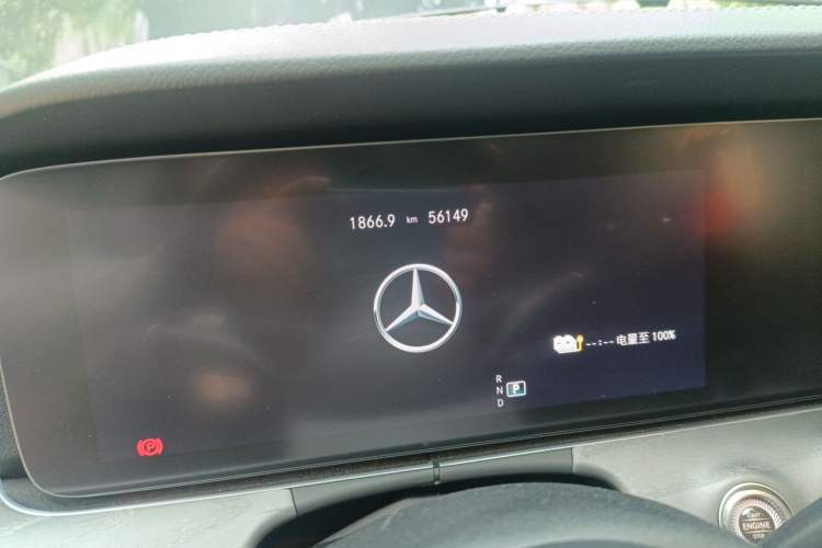 Used Mercedes-Benz E-Class New Energy 2022 Restyled E 350 e L Plug-in Hybrid Sports Sedan Odometer Close Up