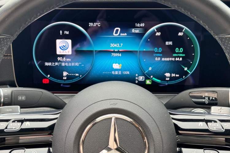 Used Mercedes-Benz E-Class New Energy 2022 Restyled E 350 e L Plug-in Hybrid Sports Sedan Odometer Close Up