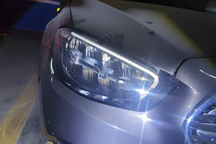Used Mercedes-Benz E-Class New Energy 2022 Restyled E 350 e L Plug-in Hybrid Sedan Right Front Headlight