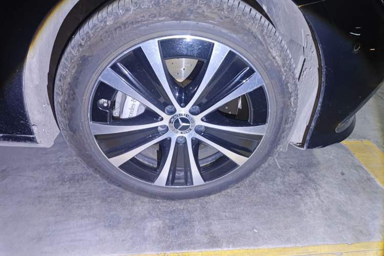 Used Mercedes-Benz E-Class New Energy 2022 Restyled E 350 e L Plug-in Hybrid Sedan Right Front Wheel Hub
