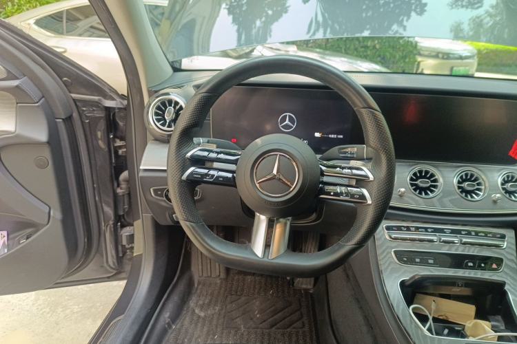 Used Mercedes-Benz E-Class New Energy 2022 Restyled E 350 e L Plug-in Hybrid Sports Sedan Steering Wheel