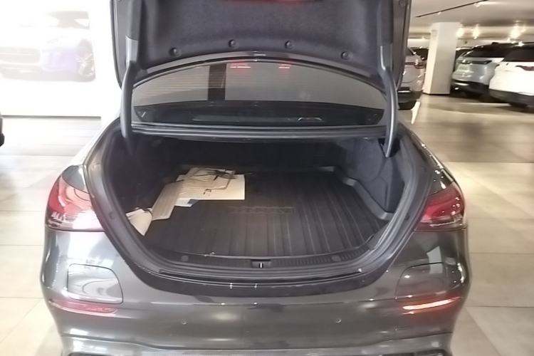 Used Mercedes-Benz E-Class New Energy 2022 Restyled E 350 e L Plug-in Hybrid Sports Sedan Trunk