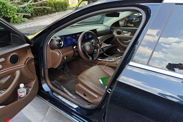 Used Mercedes-Benz E-Class New Energy 2022 E 350 e L Plug-in Hybrid Sedan Driver Seat