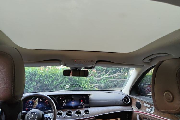 Used Mercedes-Benz E-Class New Energy 2022 E 350 e L Plug-in Hybrid Sedan Headliner