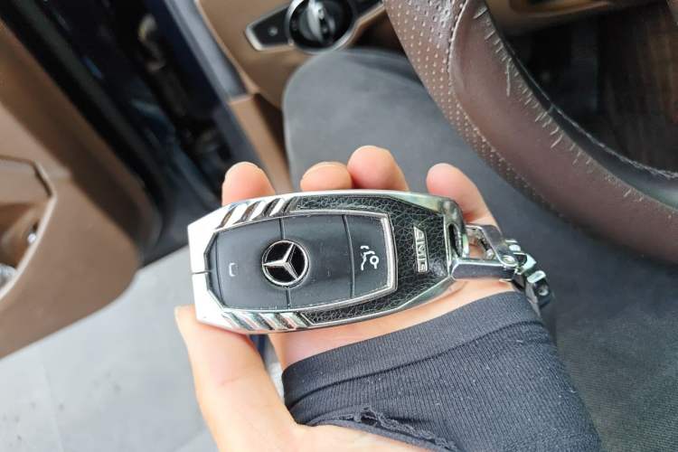 Used Mercedes-Benz E-Class New Energy 2022 E 350 e L Plug-in Hybrid Sedan Vehicle Key
