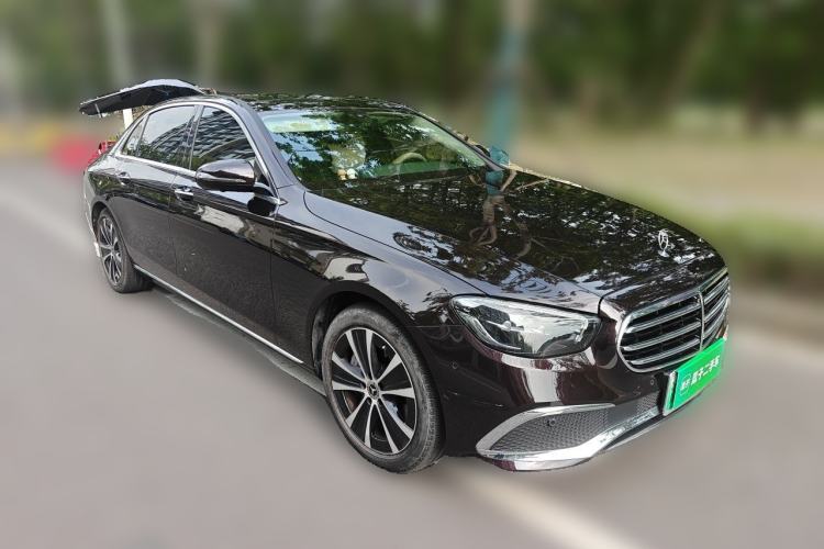 Used Mercedes-Benz E-Class New Energy 2022 E 350 e L Plug-in Hybrid Sedan Front Right 45 Deg