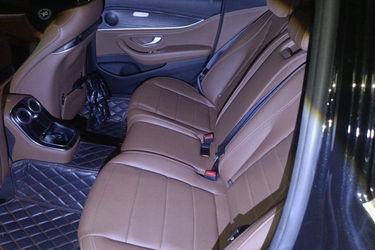 Used Mercedes-Benz E-Class New Energy 2022 Restyled E 350 e L Plug-in Hybrid Sports Sedan Left Rear Seat