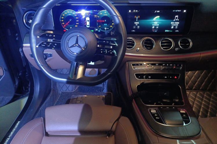 Used Mercedes-Benz E-Class New Energy 2022 Restyled E 350 e L Plug-in Hybrid Sports Sedan Steering Wheel
