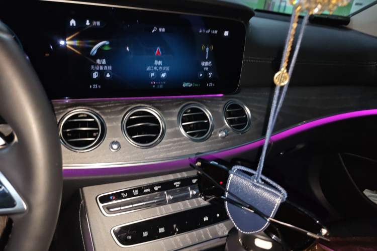 Used Mercedes-Benz E-Class New Energy 2022 E 350 e L Plug-in Hybrid Sedan Audio And AC Panel