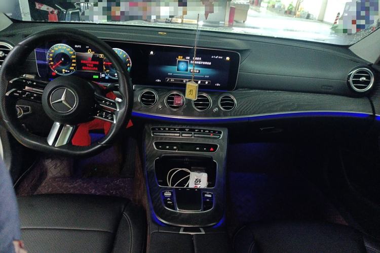 Used Mercedes-Benz E-Class New Energy 2022 Facelift E 350 e L Plug-in Hybrid Sedan Center Console