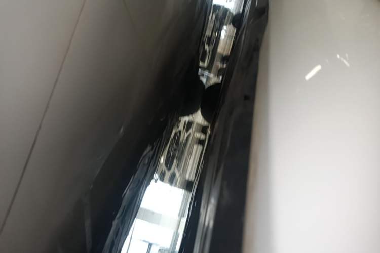 Used Mercedes-Benz E-Class New Energy 2022 Restyled E 350 e L Plug-in Hybrid Sports Sedan Chassis Rear Left