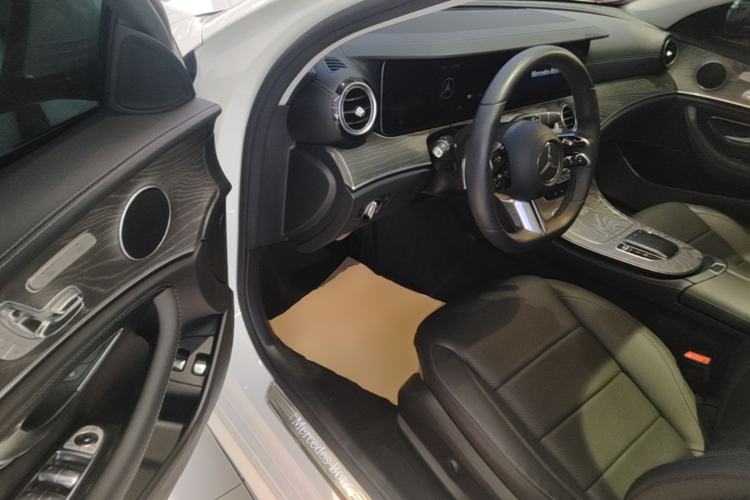 Used Mercedes-Benz E-Class New Energy 2022 Restyled E 350 e L Plug-in Hybrid Sports Sedan Driver Seat