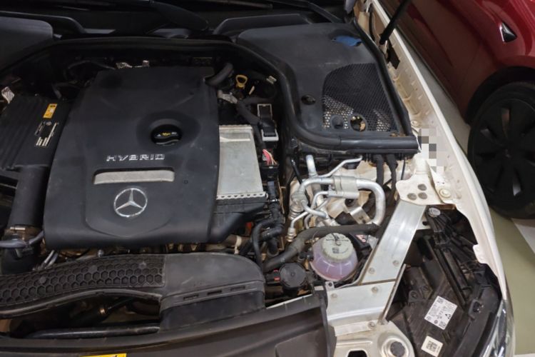 Used Mercedes-Benz E-Class New Energy 2022 E 350 e L Plug-in Hybrid Sedan Engine Bay Left