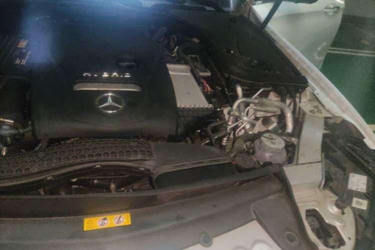 Used Mercedes-Benz E-Class New Energy 2022 Second Facelift E 350 e L Plug-in Hybrid Sedan Engine Bay Left