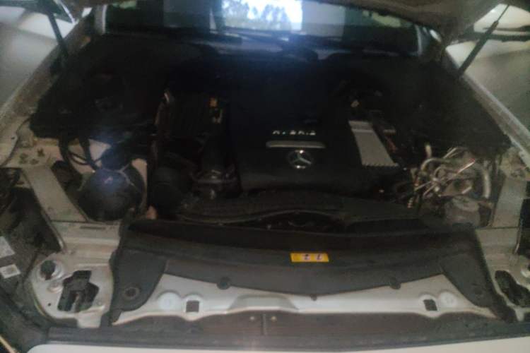 Used Mercedes-Benz E-Class New Energy 2022 Second Facelift E 350 e L Plug-in Hybrid Sedan Engine Bay