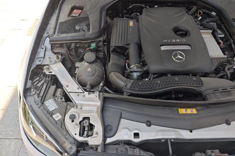 Used Mercedes-Benz E-Class New Energy 2022 Second Facelift E 350 e L Plug-in Hybrid Sedan Engine Bay Right