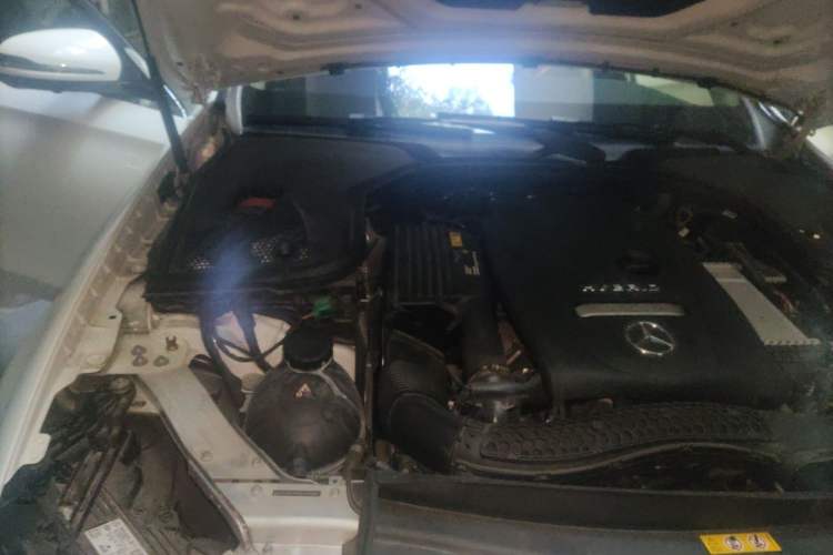 Used Mercedes-Benz E-Class New Energy 2022 Second Facelift E 350 e L Plug-in Hybrid Sedan Engine Bay Right