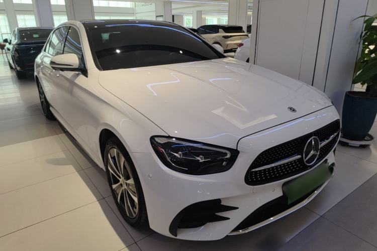 Used Mercedes-Benz E-Class New Energy 2022 Restyled E 350 e L Plug-in Hybrid Sports Sedan Front Right 45 Deg