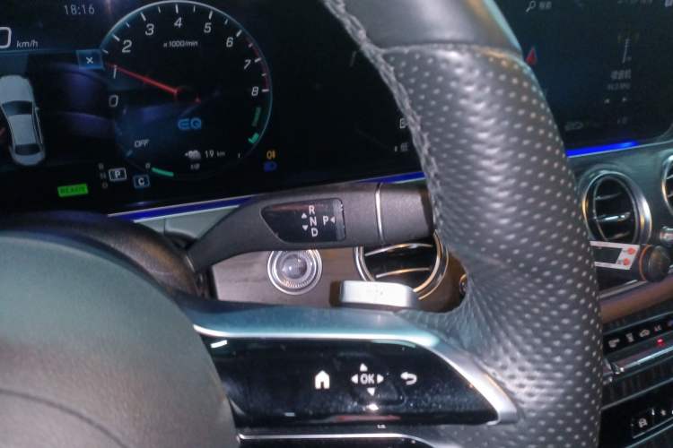 Used Mercedes-Benz E-Class New Energy 2022 Restyled E 350 e L Plug-in Hybrid Sports Sedan Gear Lever