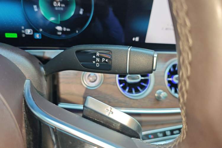 Used Mercedes-Benz E-Class New Energy 2022 Second Facelift E 350 e L Plug-in Hybrid Sedan Gear Lever