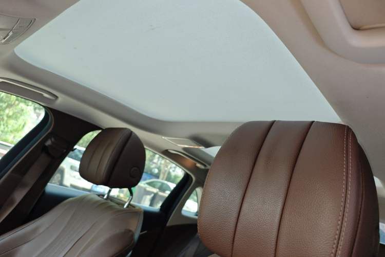 Used Mercedes-Benz E-Class New Energy 2022 Second Facelift E 350 e L Plug-in Hybrid Sedan Headliner