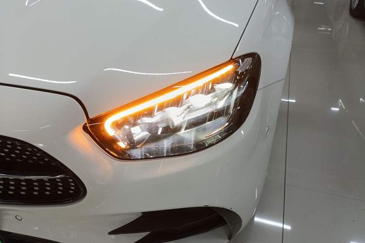 Used Mercedes-Benz E-Class New Energy 2022 Restyled E 350 e L Plug-in Hybrid Sports Sedan Left Front Headlight