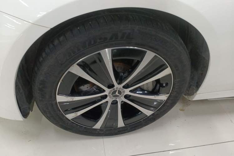 Used Mercedes-Benz E-Class New Energy 2022 Restyled E 350 e L Plug-in Hybrid Sports Sedan Left Front Wheel Hub