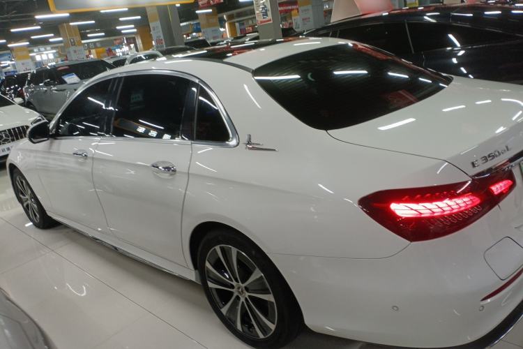 Used Mercedes-Benz E-Class New Energy 2022 Restyled E 350 e L Plug-in Hybrid Sports Sedan Left Side