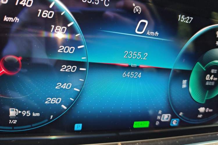 Used Mercedes-Benz E-Class New Energy 2022 Second Facelift E 350 e L Plug-in Hybrid Sedan Odometer Close Up