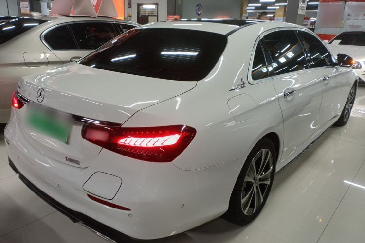 Used Mercedes-Benz E-Class New Energy 2022 Restyled E 350 e L Plug-in Hybrid Sports Sedan Rear Right 45 Deg