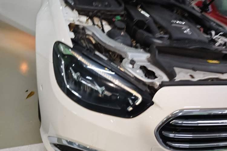 Used Mercedes-Benz E-Class New Energy 2022 E 350 e L Plug-in Hybrid Sedan Right Front Headlight
