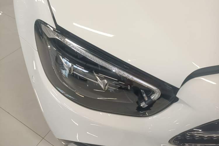 Used Mercedes-Benz E-Class New Energy 2022 Restyled E 350 e L Plug-in Hybrid Sports Sedan Right Front Headlight