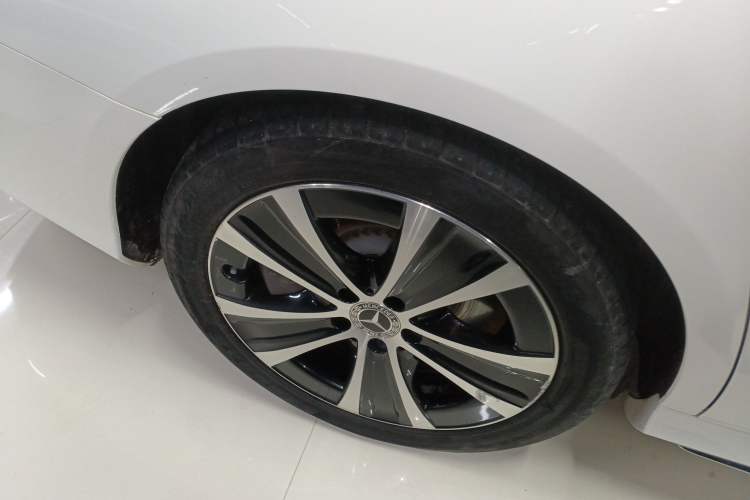 Used Mercedes-Benz E-Class New Energy 2022 Restyled E 350 e L Plug-in Hybrid Sports Sedan Right Rear Wheel Hub