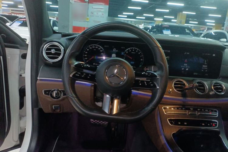 Used Mercedes-Benz E-Class New Energy 2022 Restyled E 350 e L Plug-in Hybrid Sports Sedan Steering Wheel