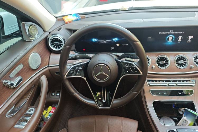 Used Mercedes-Benz E-Class New Energy 2022 Second Facelift E 350 e L Plug-in Hybrid Sedan Steering Wheel
