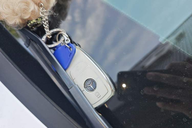 Used Mercedes-Benz E-Class New Energy 2022 Second Facelift E 350 e L Plug-in Hybrid Sedan Vehicle Key