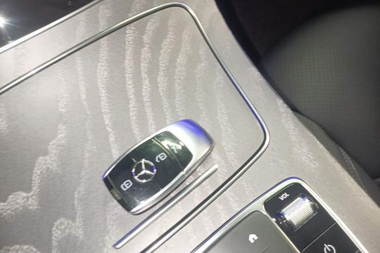 Used Mercedes-Benz E-Class New Energy 2022 Restyled E 350 e L Plug-in Hybrid Sports Sedan Vehicle Key