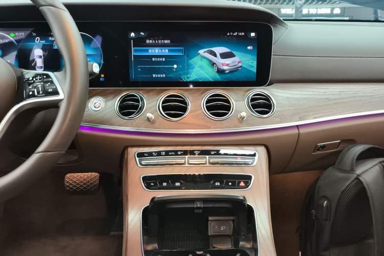 Used Mercedes-Benz E-Class New Energy 2023 E 350 e L Plug-in Hybrid Sedan Audio And AC Panel