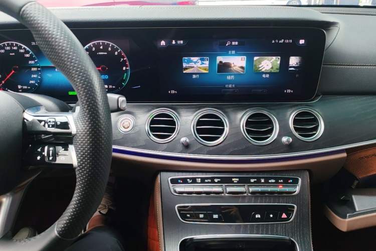 Used Mercedes-Benz E-Class New Energy 2023 E 350 e L Plug-in Hybrid Sports Sedan Audio And AC Panel