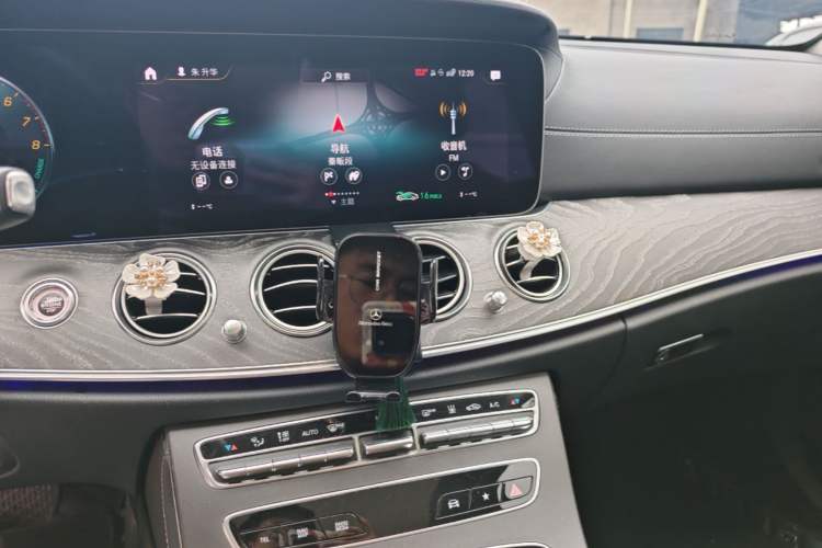 Used Mercedes-Benz E-Class New Energy 2023 E 350 e L Plug-in Hybrid Sports Sedan Audio And AC Panel