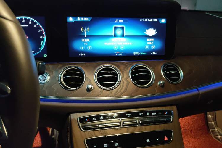 Used Mercedes-Benz E-Class New Energy 2023 E 350 e L Plug-in Hybrid Sedan Audio And AC Panel