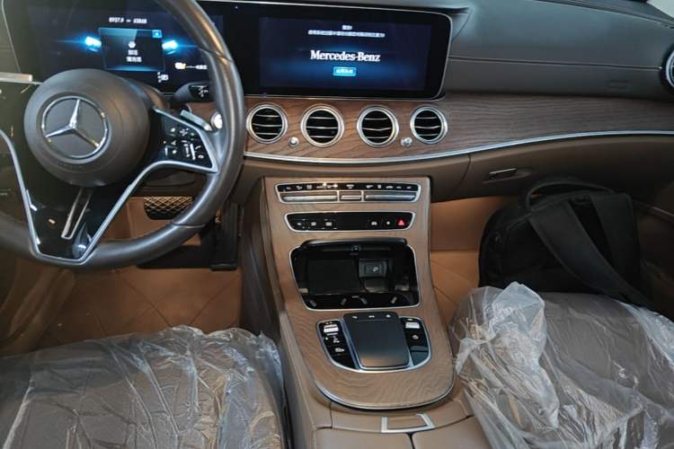 Used Mercedes-Benz E-Class New Energy 2023 E 350 e L Plug-in Hybrid Sedan Audio And AC Panel
