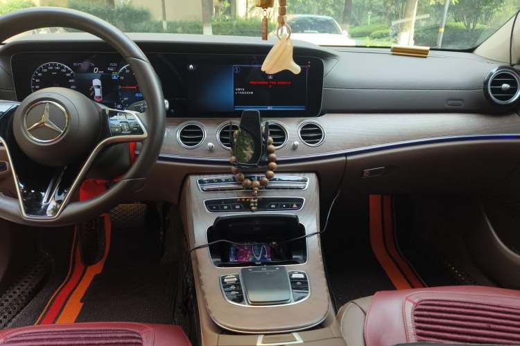 Used Mercedes-Benz E-Class New Energy 2023 E 350 e L Plug-in Hybrid Sedan Audio And AC Panel