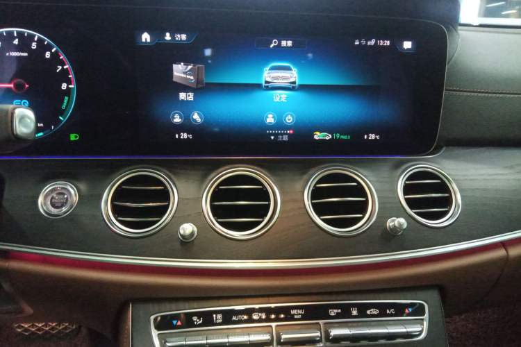 Used Mercedes-Benz E-Class New Energy 2023 E 350 e L Plug-in Hybrid Sports Sedan Audio And AC Panel