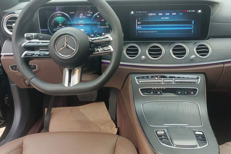 Used Mercedes-Benz E-Class New Energy 2023 E 350 e L Plug-in Hybrid Sports Sedan Audio And AC Panel