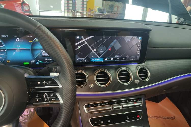 Used Mercedes-Benz E-Class New Energy 2023 E 350 e L Plug-in Hybrid Sports Sedan Audio And AC Panel