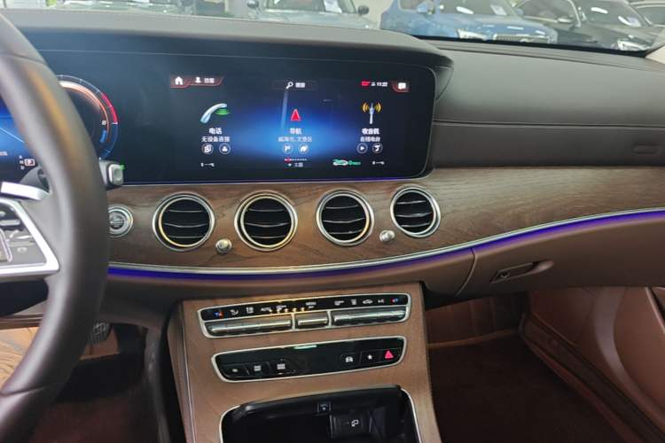Used Mercedes-Benz E-Class New Energy 2023 E 350 e L Plug-in Hybrid Sedan Audio And AC Panel