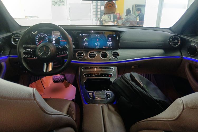 Used Mercedes-Benz E-Class New Energy 2023 E 350 e L Plug-in Hybrid Sports Sedan Center Console