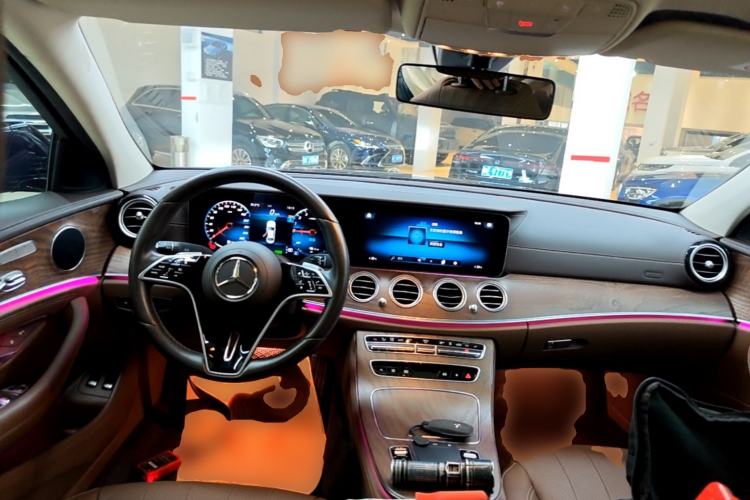Used Mercedes-Benz E-Class New Energy 2023 E 350 e L Plug-in Hybrid Sedan Center Console