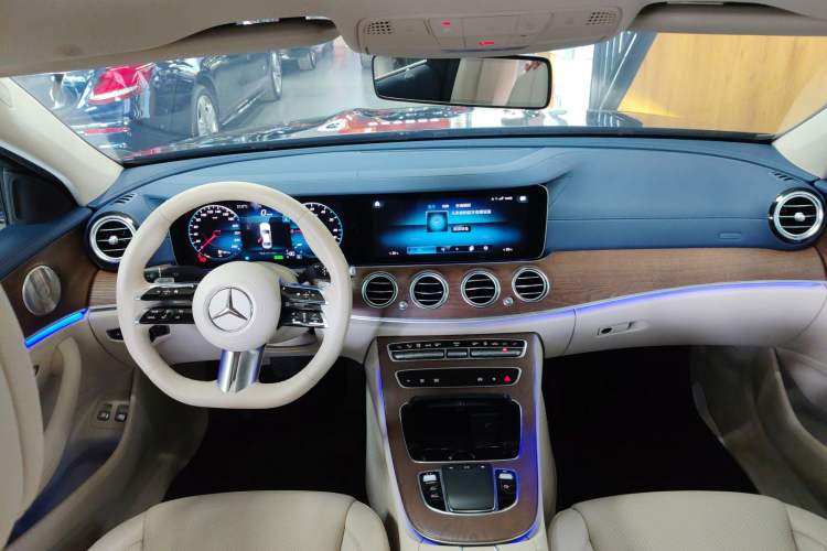 Used Mercedes-Benz E-Class New Energy 2023 E 350 e L Plug-in Hybrid Sports Sedan Center Console